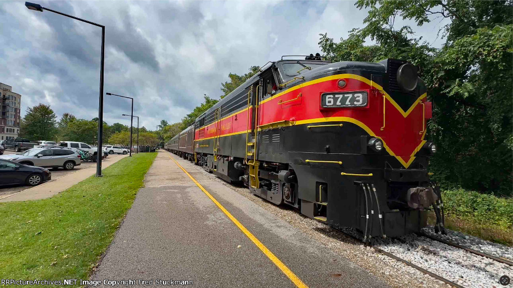 CVSR 6773 leaves Akron.